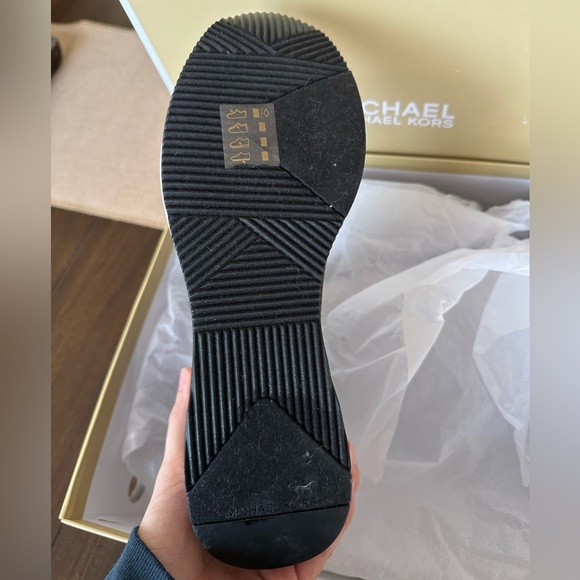 NWT Michael Kors Womens 9M Skyler Stretch-Knit Sock Sneaker Black White Booties - Picture 6 of 10